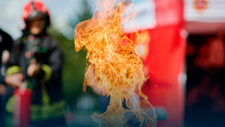 O guia definitivo da supressão de incêndio: escolhendo o agente limpo para missão crítica