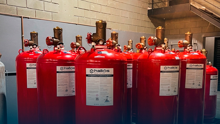 FK-5-1-12 vs. HFC-227ea (FM-200): o guia para a transição de sistemas de supressão